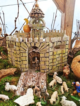 Izdelal je tudi trdnjavo za jaslice